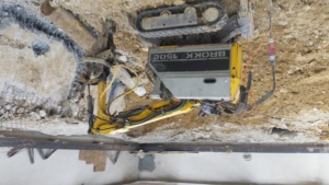 Chantier réalisé par Extravator BTP avec l'aide d'un Brokk et de nos chauffeurs expérimentés à Marseille